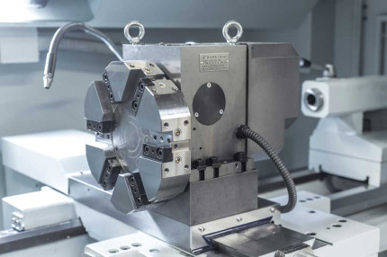 CNC soustruh Numco CK 6140 × 1000 s manuálním sklíčidlem