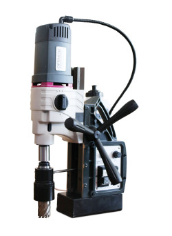 Magnetická vrtačka DM 48 VT