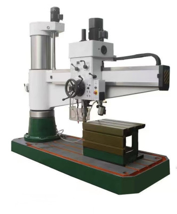 Vyobrazený naklápěcí stůl je volitelné příslušenství.