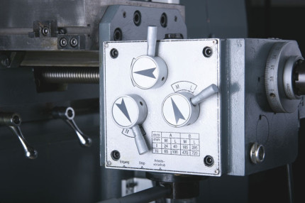 Univerzální frézka OPTImill MT 60