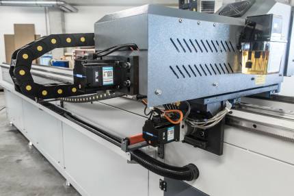 CNC obráběcí centrum na hliníkové profily SKX3-CNC-6000 ATC
