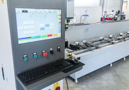 CNC obráběcí centrum na hliníkové profily SKX3-CNC-6000 ATC