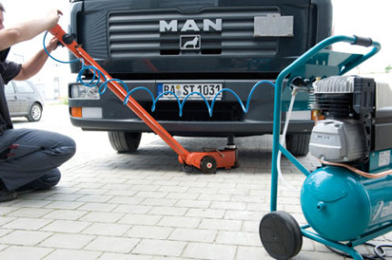 Pojízdný autozvedák WWH 40000 PH