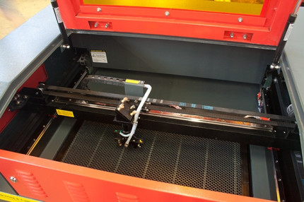 Gravírovací a řezací CO2 laser E 4060