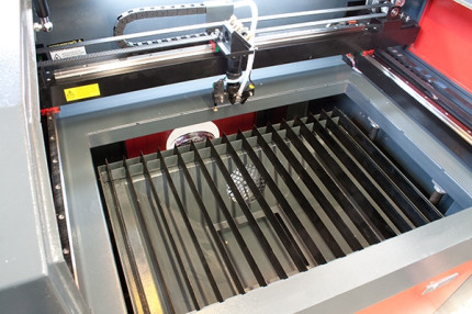 Gravírovací a řezací CO2 laser E 4060