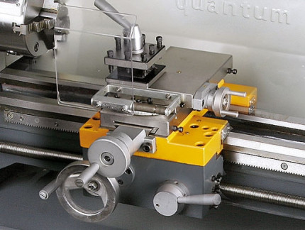 Stolní soustruh D 250 x 550 DC Vario