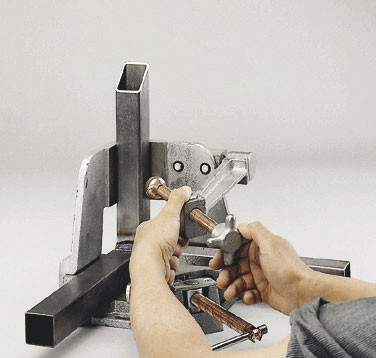 Kovová úhlová svěrka MWS-3 121