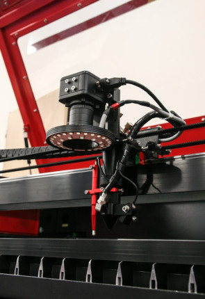 Gravírovací a řezací CO<sub>2</sub> laser  Numco C 1290 s CCD kamerou