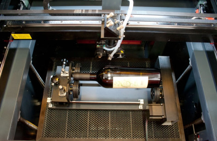 Gravírovací a řezací CO<sub>2</sub> laser Numco E 4060