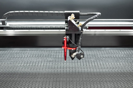 Gravírovací a řezací CO<sub>2</sub> laser  Numco C 1610