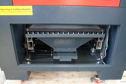 Gravírovací a řezací CO<sub>2</sub> laser  Numco C 1610