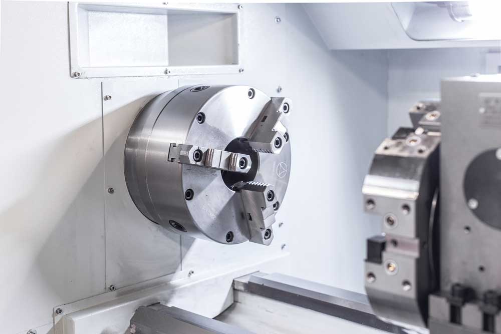 CNC sústruh Numco CK 6140 × 1000 s manuálnym skľučovadlom